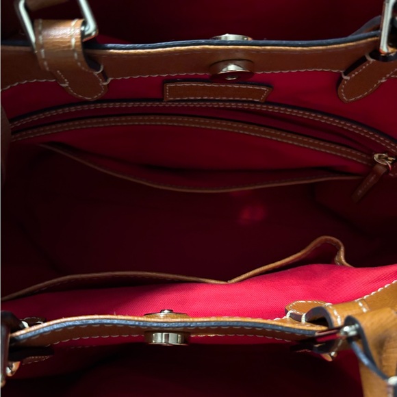 Dooney & Bourke handbag, Saffiano Large Barlow Satchel - Natural - Picture 3 of 10